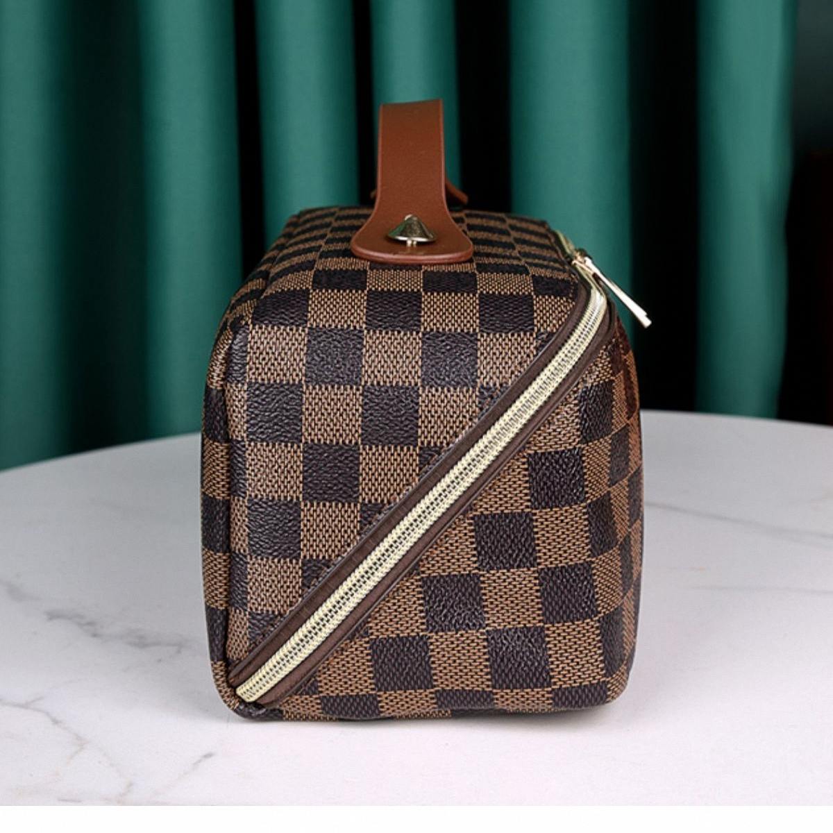 Large Capacity Women Plaid Makeup Bag, PU Leather, Waterproof
