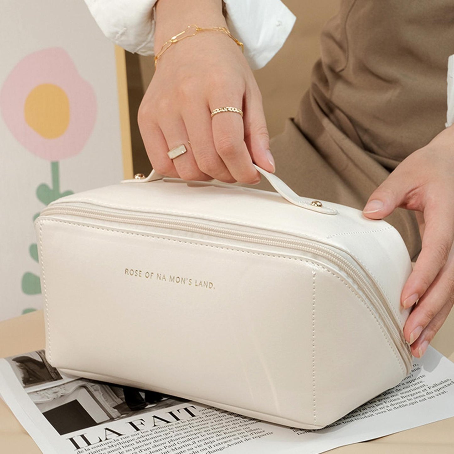 Portable Makeup Bag Opens Flat, Large-Capacity Travel Cosmetic Bag
