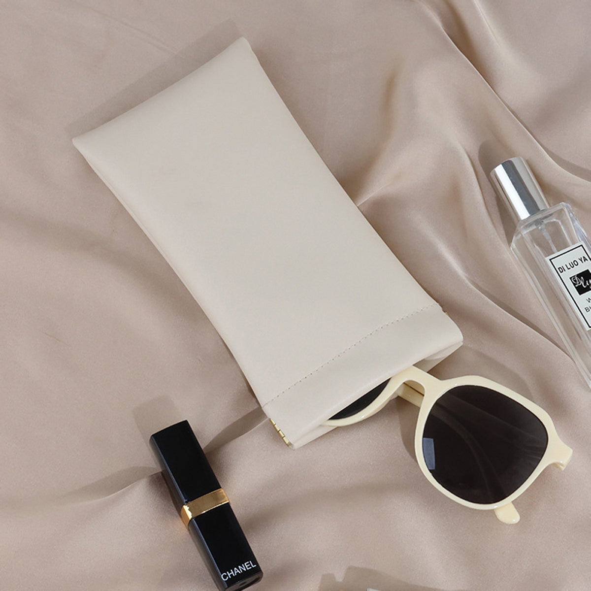 Portable Small Makeup Bag No Zipper Self-Closing, Leather Sunglasses Bag